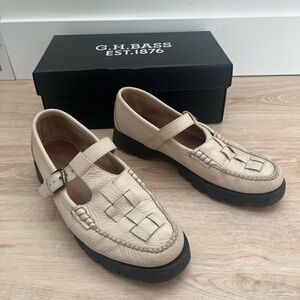 G.H. Bass Women's Cream Loafers